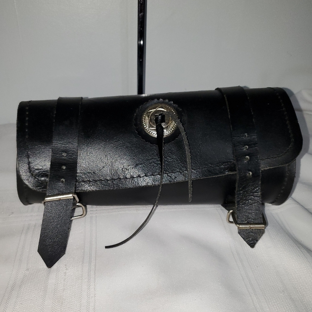 Leather Club Vintage Genuine leather Barrel Pouch